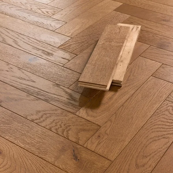 Medium oak engineered parquet flooring planks